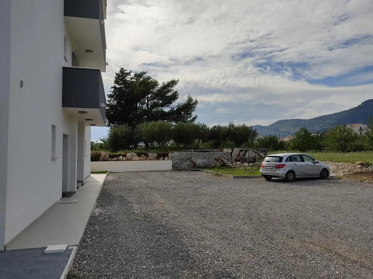 New Villa David, Wi-Fi, Iptv, 5 Bedrooms, 4 Bathrooms Kastela