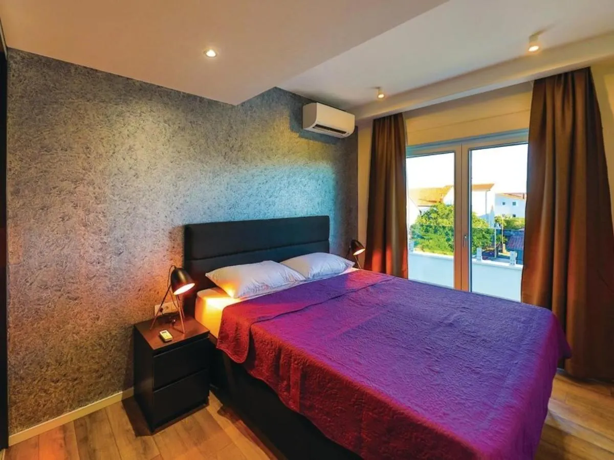 New Villa David, Wi-Fi, Iptv, 5 Bedrooms, 4 Bathrooms Kastela