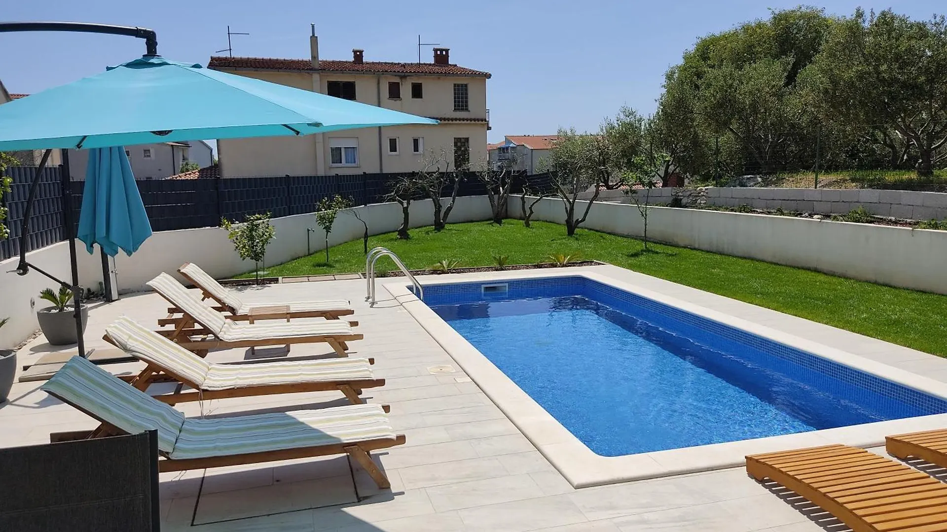 New Villa David, Wi-Fi, Iptv, 5 Bedrooms, 4 Bathrooms Kastela