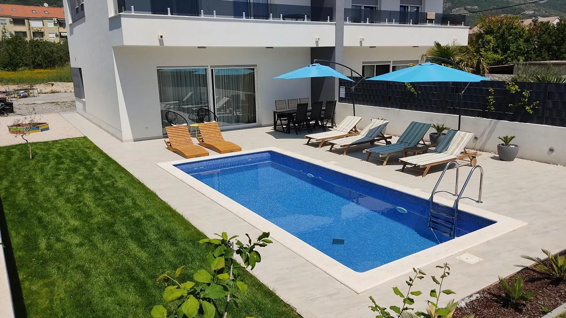 New Villa David, Wi-Fi, Iptv, 5 Bedrooms, 4 Bathrooms Kastela