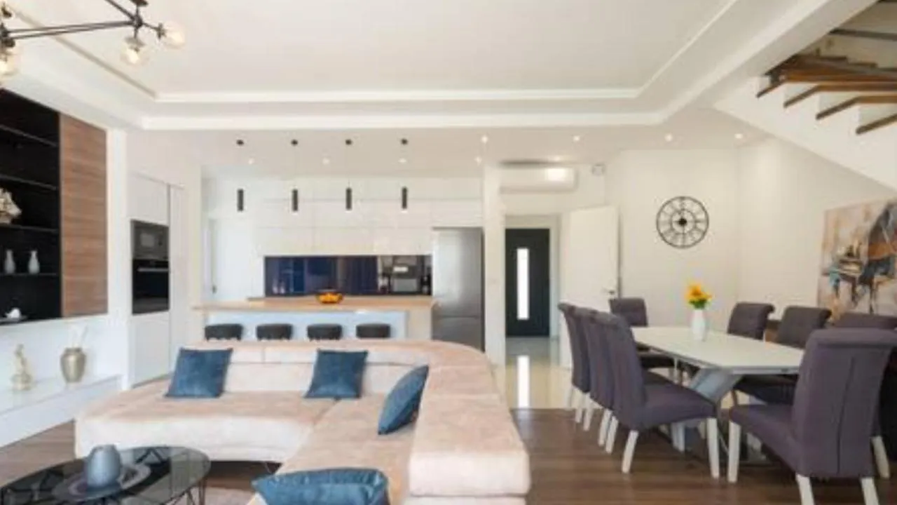 New Villa David, Wi-Fi, Iptv, 5 Bedrooms, 4 Bathrooms Kastela